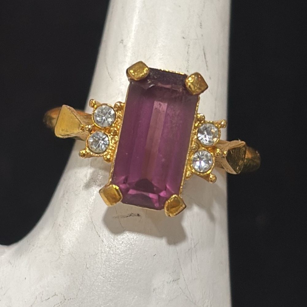 Avon Vintage 1975 Plaza IV Ring - Picture 6 of 8